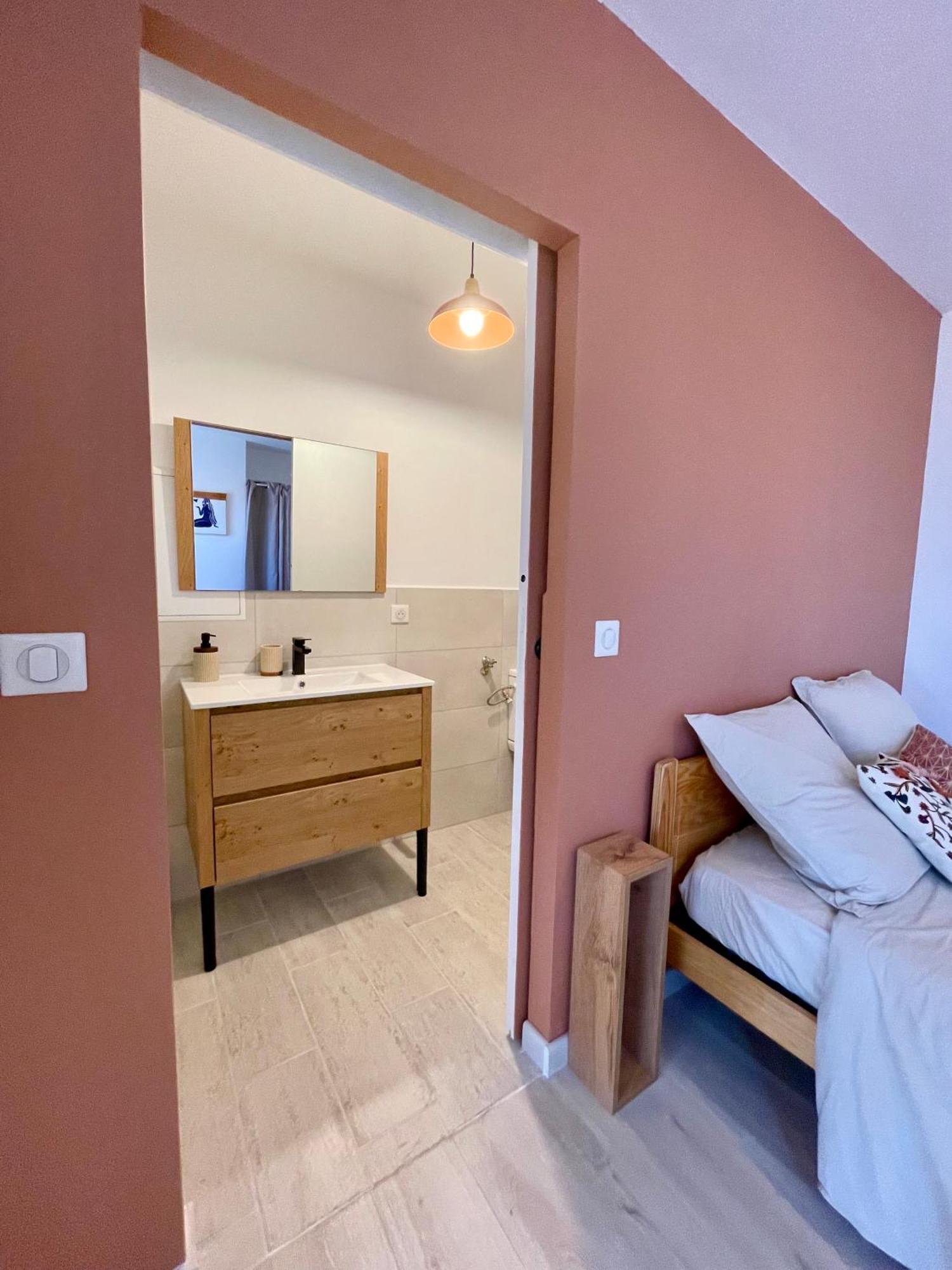 Bel Appartement A เซเรต์ ภายนอก รูปภาพ
